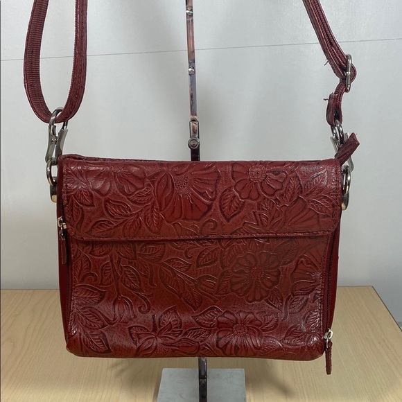 Gun Tote’n Mamas Red Embossed Leather Concealed Carry Crossbody Bag - Picture 1 of 8